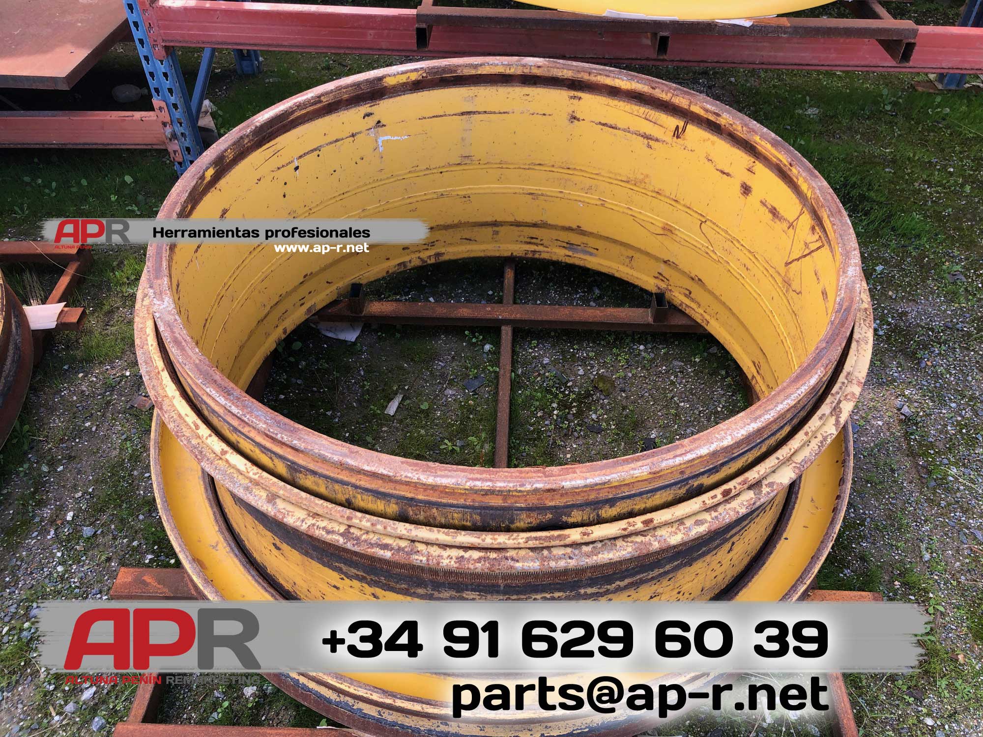 Komatsu HD 785-5 Rims