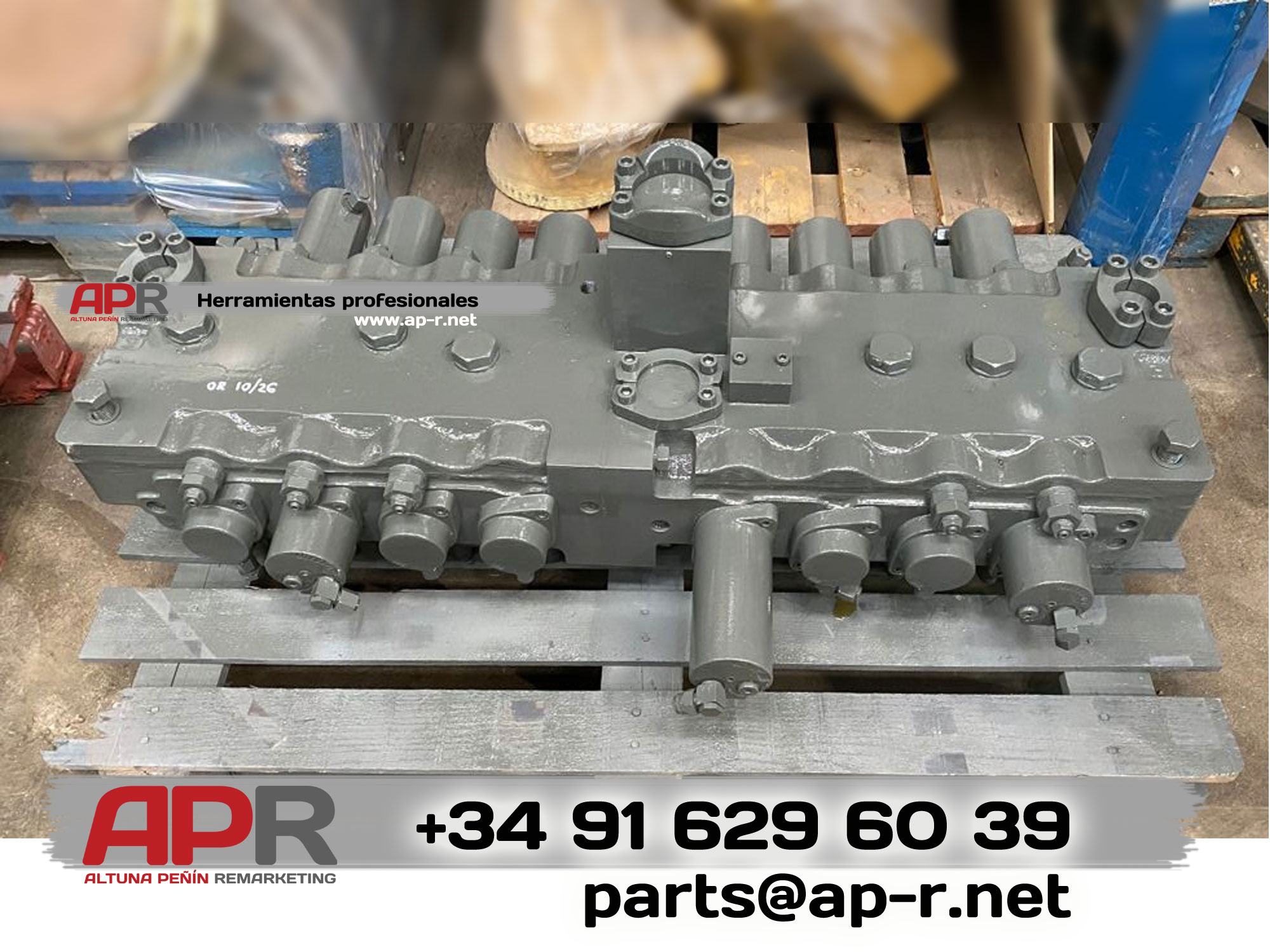 LIEBHERR R984C Valve Block 10000089